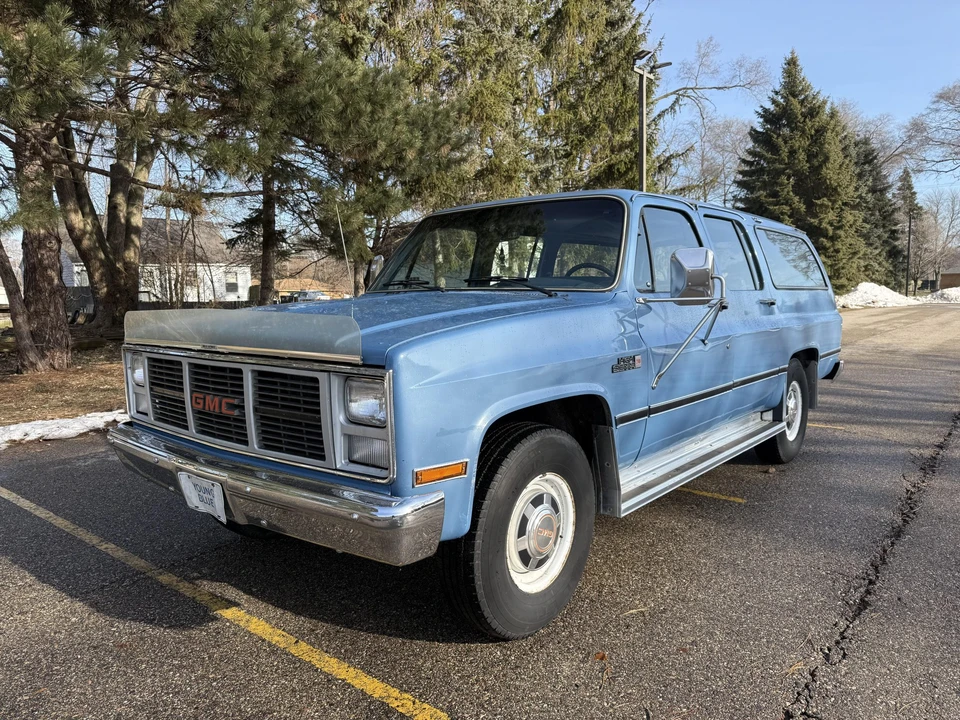1985 GMC Suburban 7th Gen - Image 5 of 31