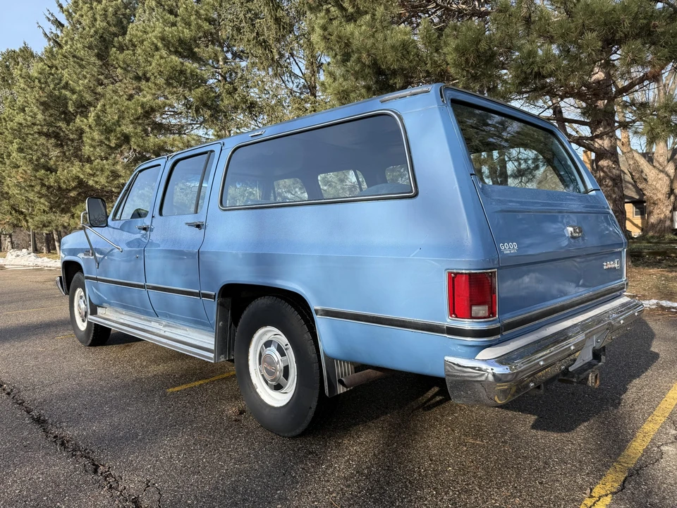 1985 GMC Suburban 7th Gen - Image 15 of 31