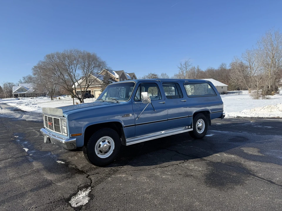 1985 GMC Suburban 7th Gen - Image 10 of 31