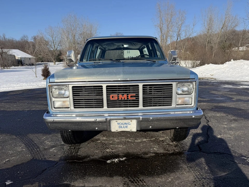 1985 GMC Suburban 7th Gen - Image 3 of 31