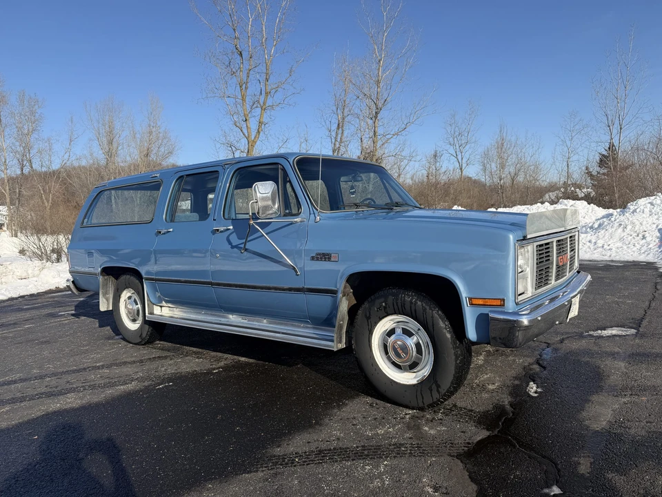 1985 GMC Suburban 7th Gen - Image 30 of 31