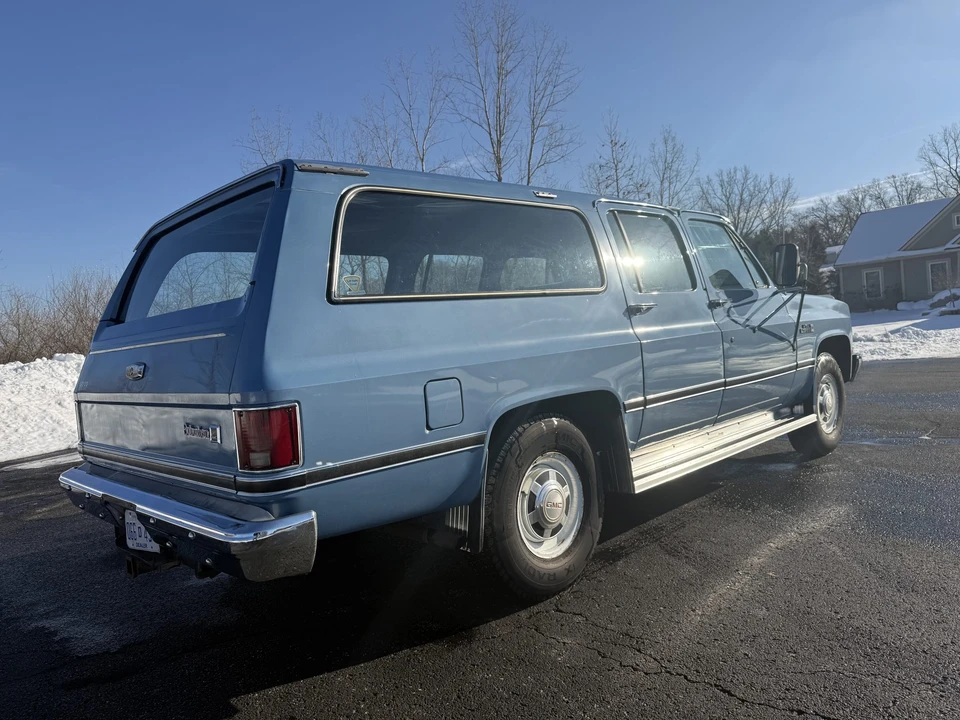 1985 GMC Suburban 7th Gen - Image 23 of 31