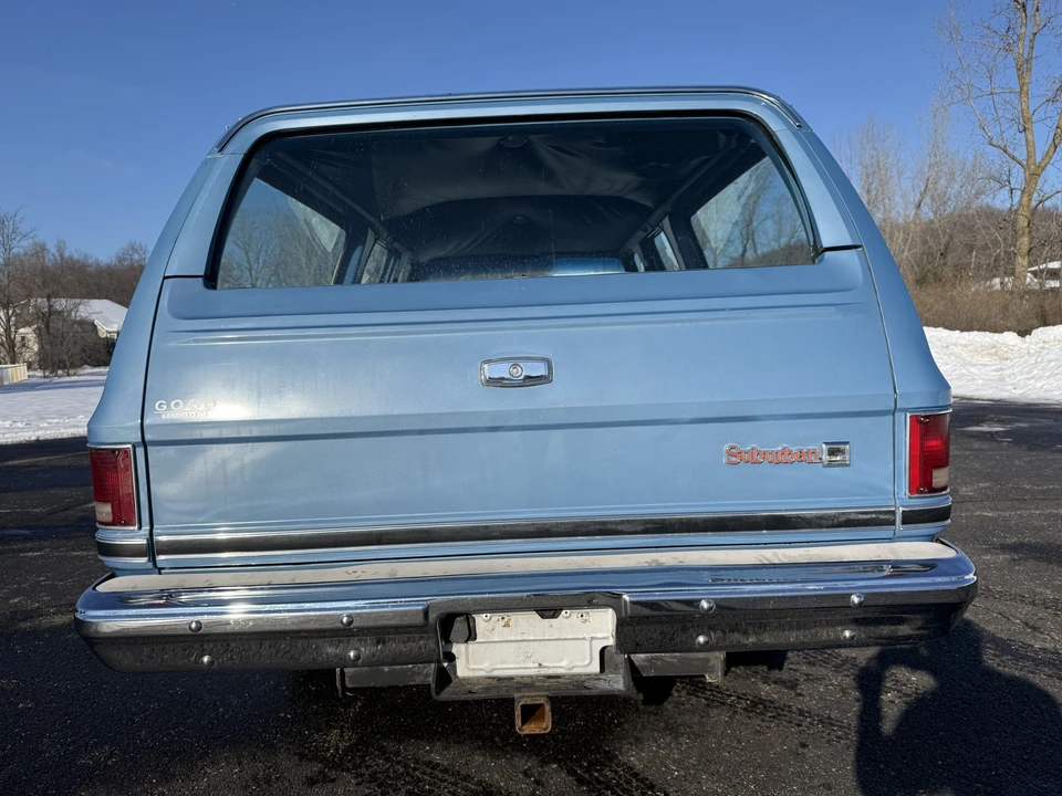 1985 GMC Suburban 7th Gen - Image 18 of 31