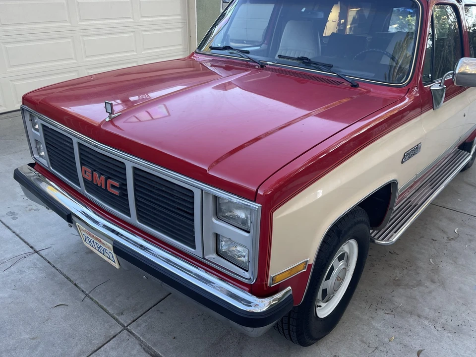1985 GMC Suburban 7th Gen - Image 18 of 31