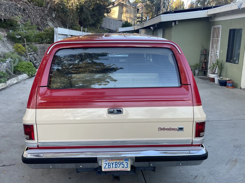 1985 GMC Suburban 7th Gen - Image 6 of 31