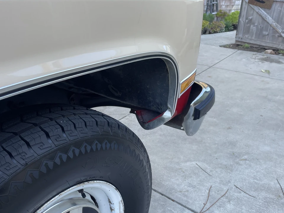 1985 GMC Suburban 7th Gen - Image 31 of 31