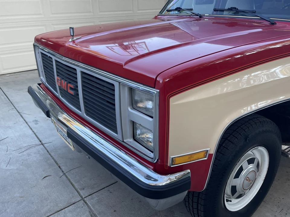 1985 GMC Suburban 7th Gen - Image 19 of 31