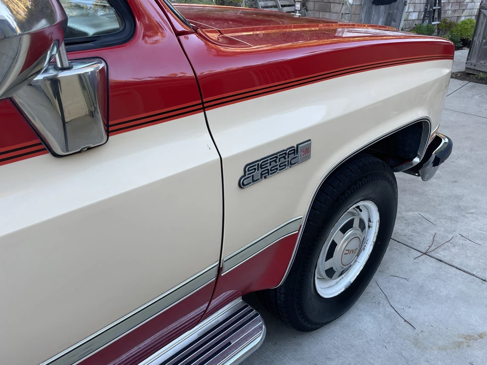 1985 GMC Suburban 7th Gen - Image 30 of 31