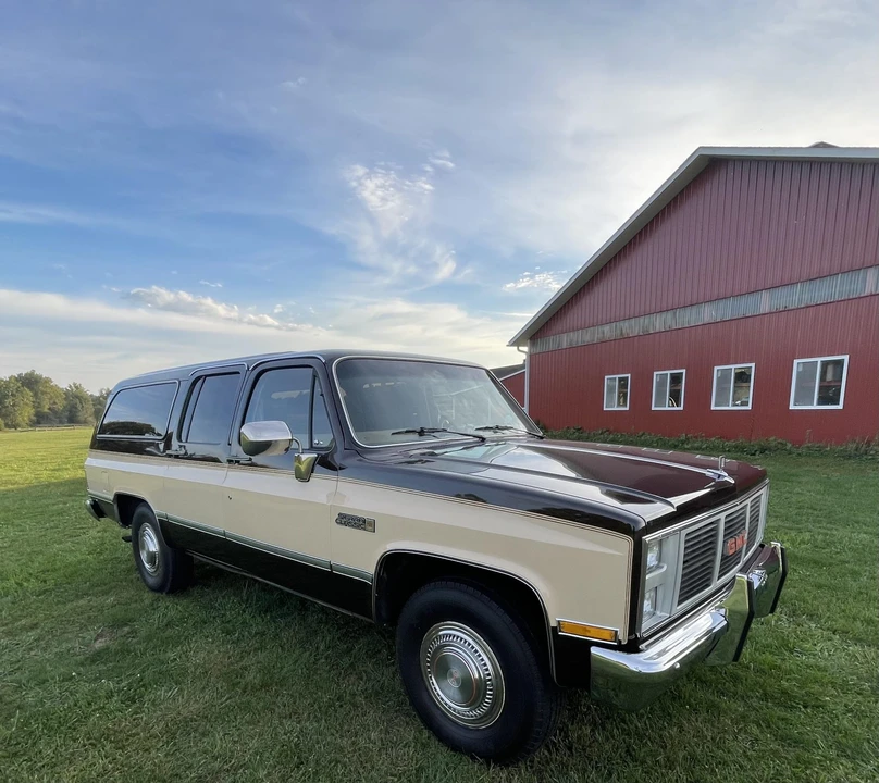 1985 GMC Suburban 7th Gen - Image 20 of 31