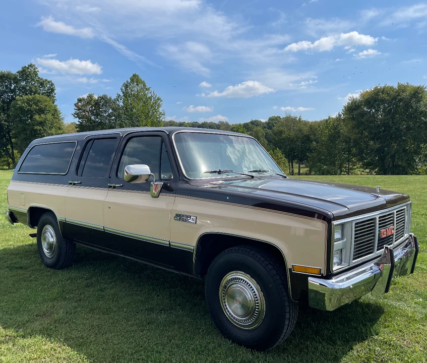 1985 GMC Suburban 7th Gen - Image 22 of 31