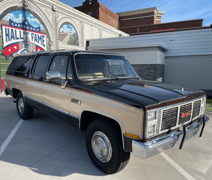 1985 GMC Suburban 7th Gen - Image 4 of 31