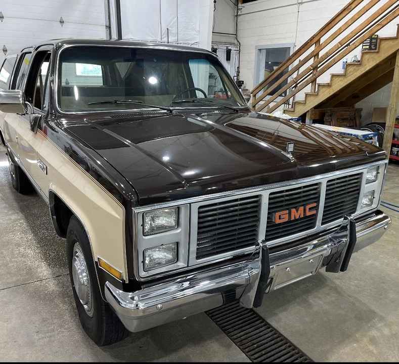1985 GMC Suburban 7th Gen - Image 29 of 31
