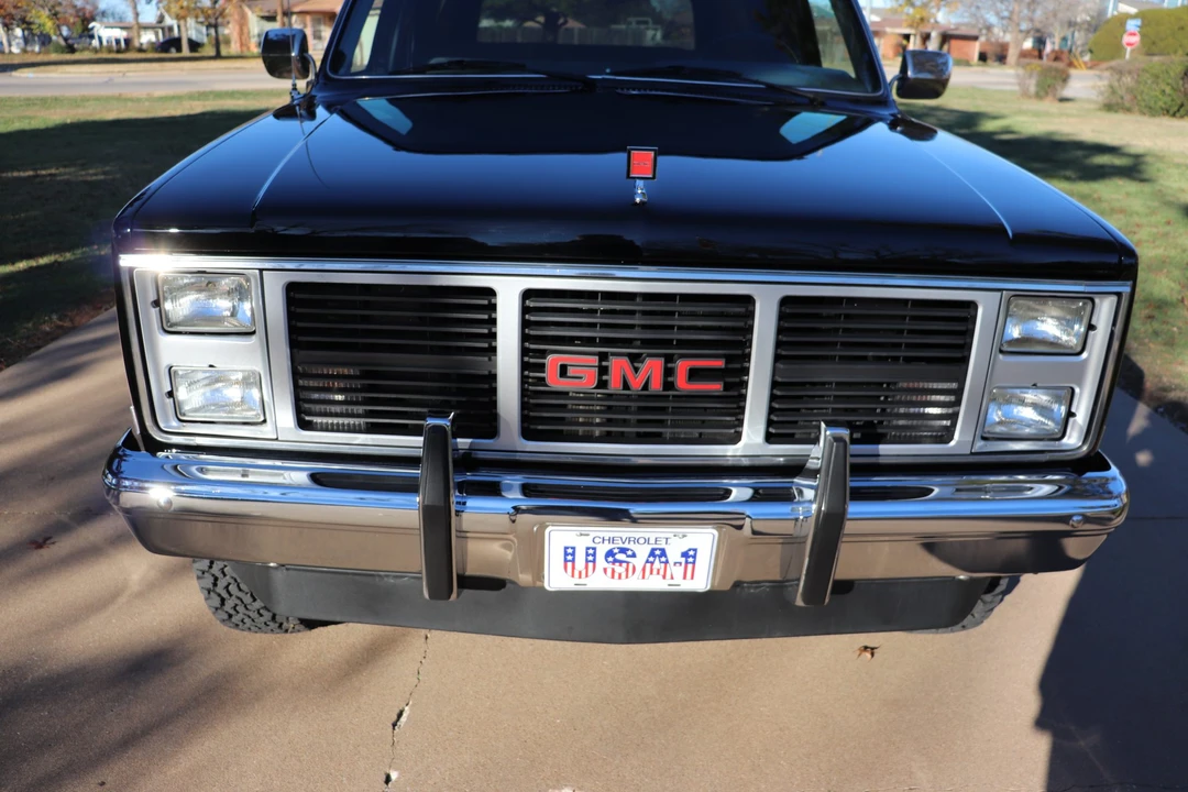 1985 GMC Suburban 7th Gen - Image 20 of 31
