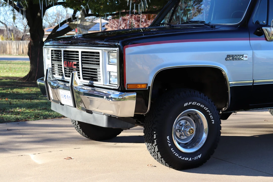 1985 GMC Suburban 7th Gen - Image 31 of 31