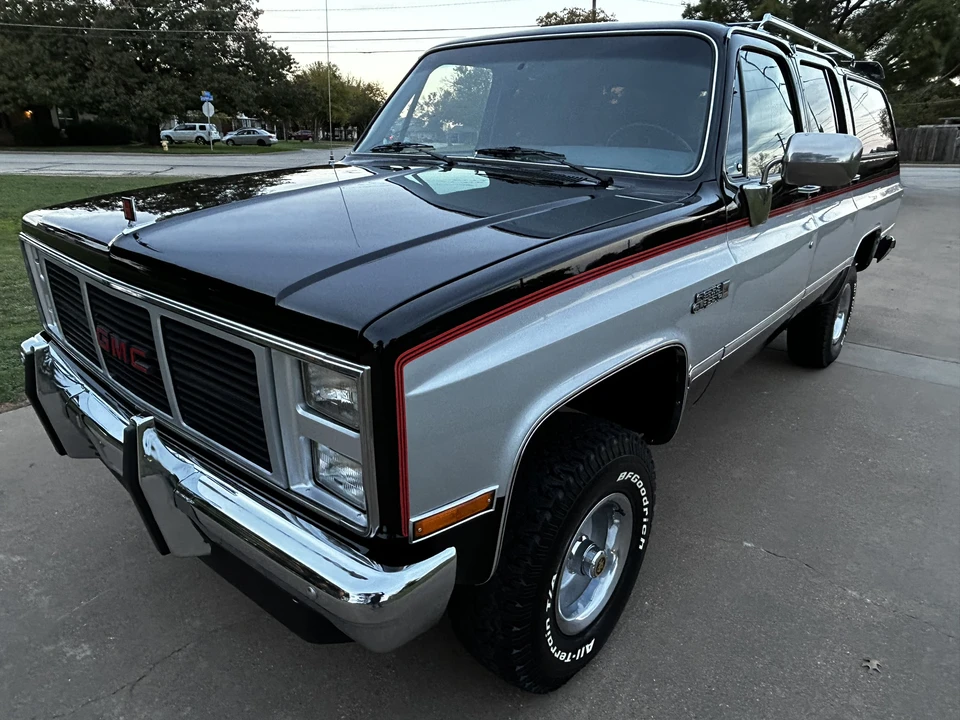 1985 GMC Suburban 7th Gen - Image 2 of 31
