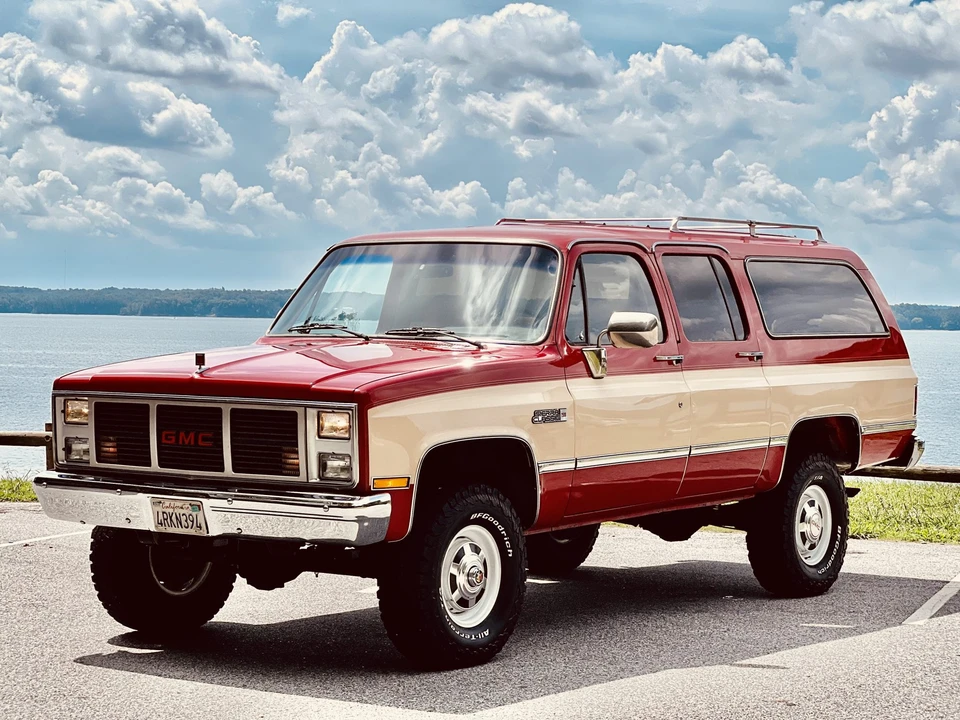 1985 GMC Suburban 7th Gen - Image 10 of 31