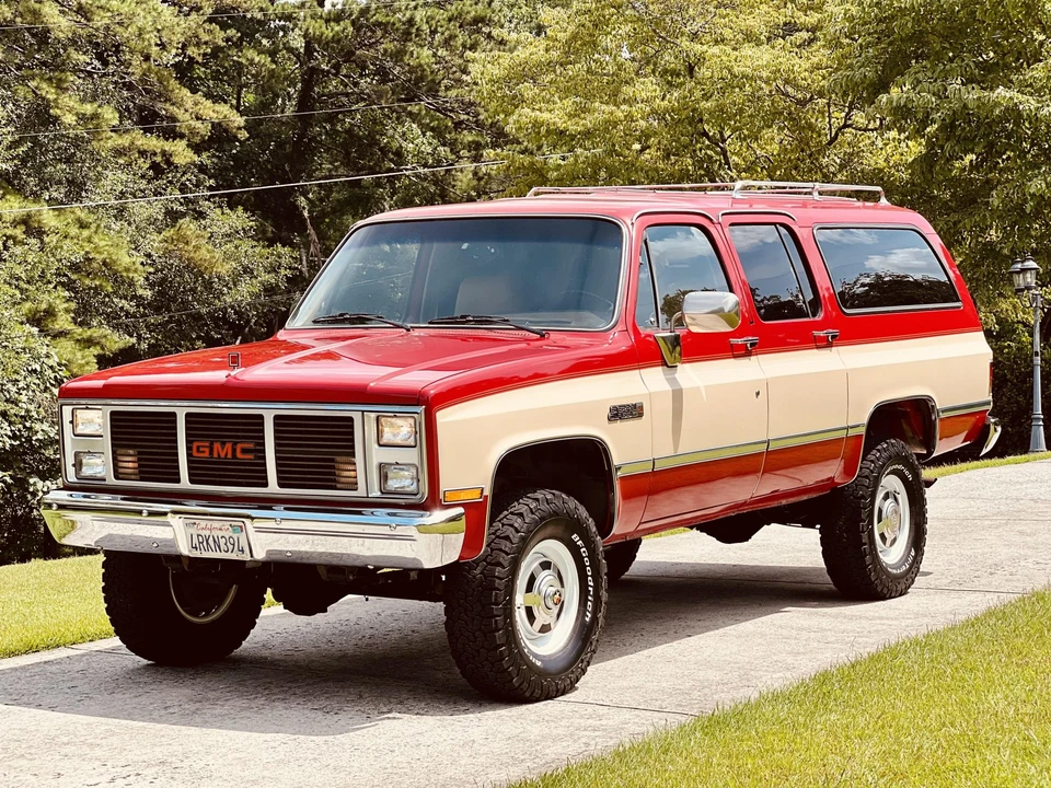 1985 GMC Suburban 7th Gen - Image 14 of 31