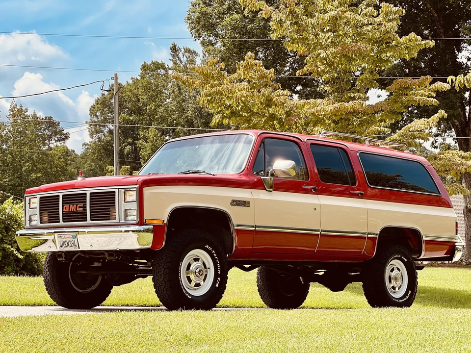 1985 GMC Suburban 7th Gen - Image 4 of 31