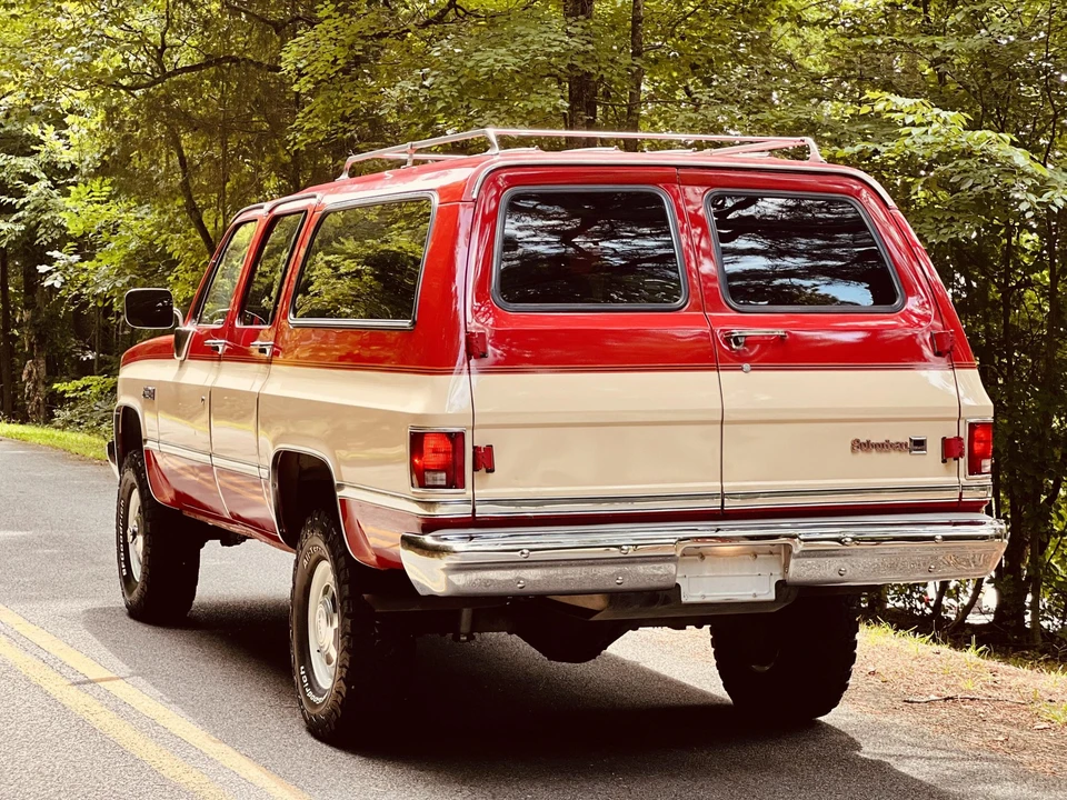 1985 GMC Suburban 7th Gen - Image 30 of 31