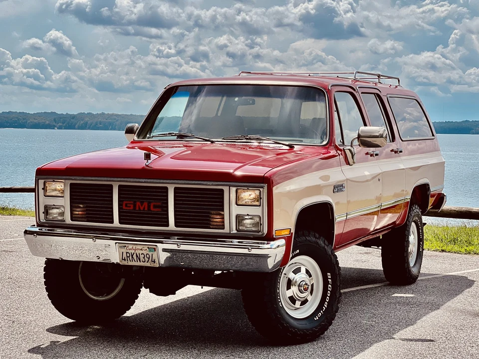 1985 GMC Suburban 7th Gen - Image 9 of 31