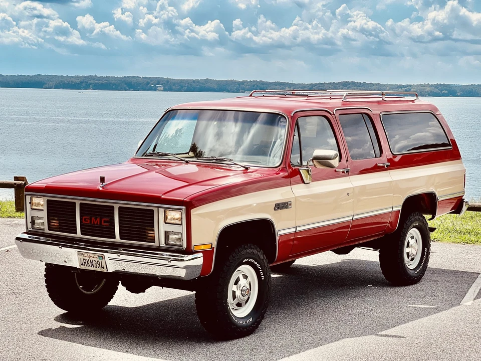 1985 GMC Suburban 7th Gen - Image 7 of 31