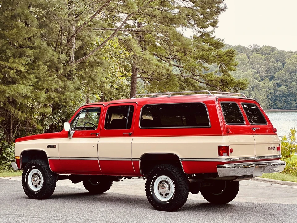 1985 GMC Suburban 7th Gen - Image 27 of 31