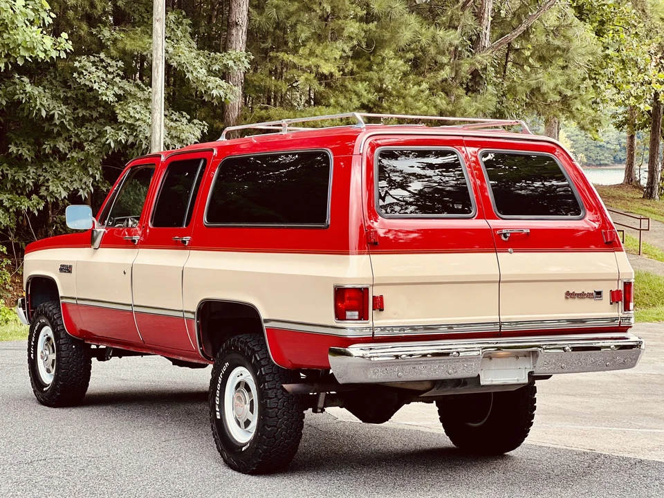 1985 GMC Suburban 7th Gen - Image 22 of 31