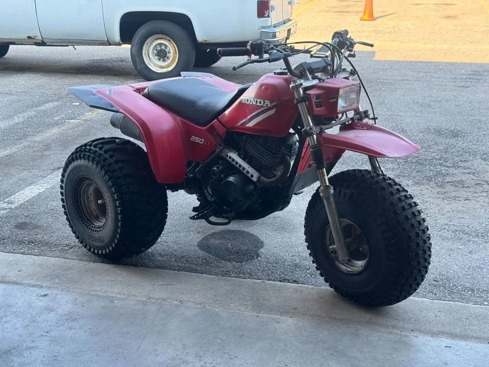 1985 Honda Motorcycles - Image 2 of 10