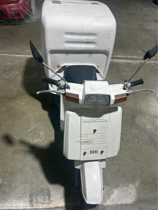 1985 Honda Motorcycles - Image 2 of 2