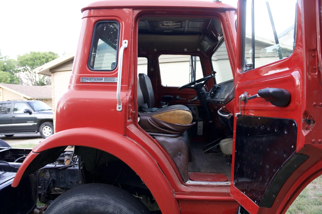 1985 International Harvester - Image 23 of 31