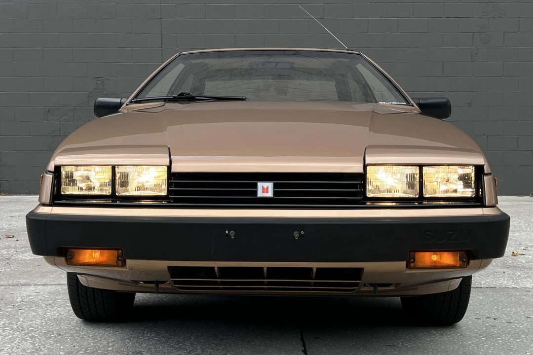 1985 Isuzu Impulse - Image 2 of 28