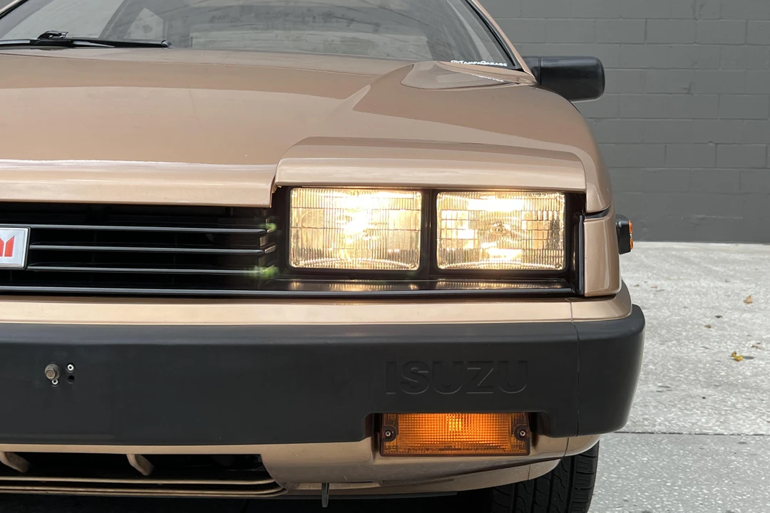 1985 Isuzu Impulse - Image 13 of 28