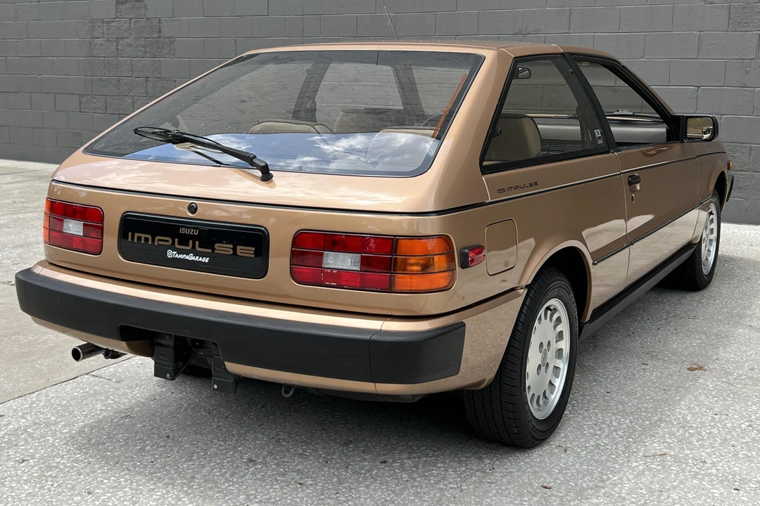 1985 Isuzu Impulse - Image 7 of 28