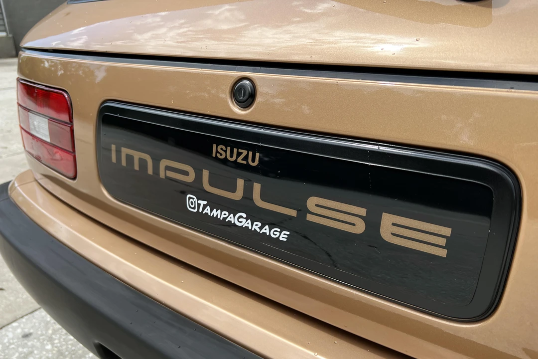 1985 Isuzu Impulse - Image 25 of 28