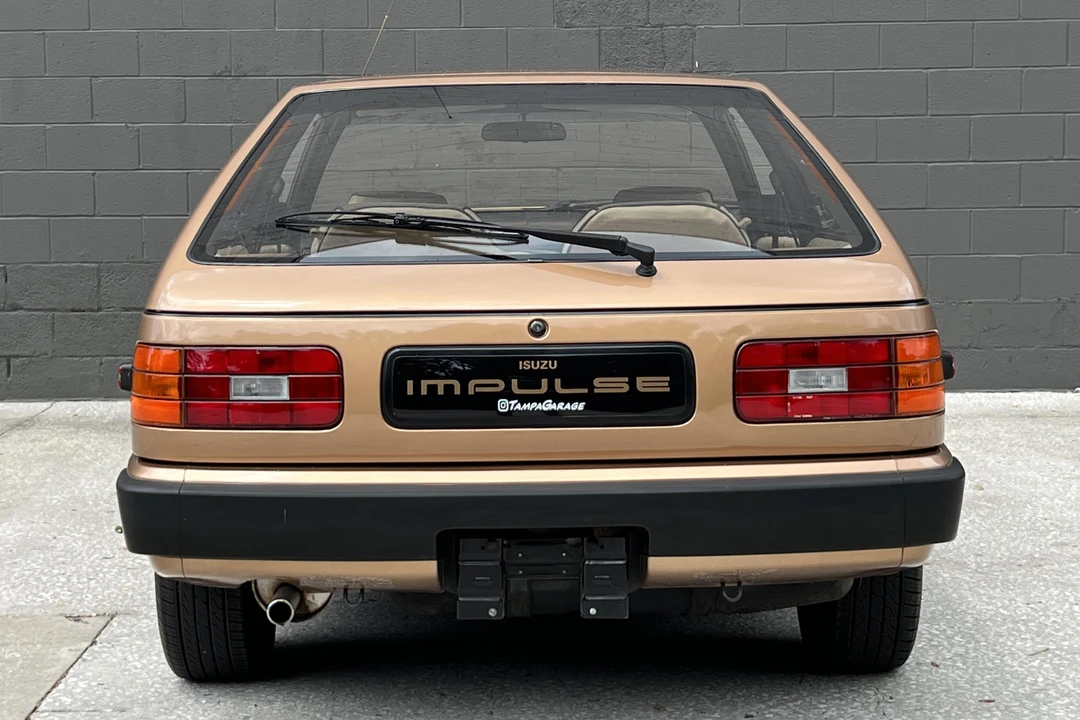 1985 Isuzu Impulse - Image 5 of 28