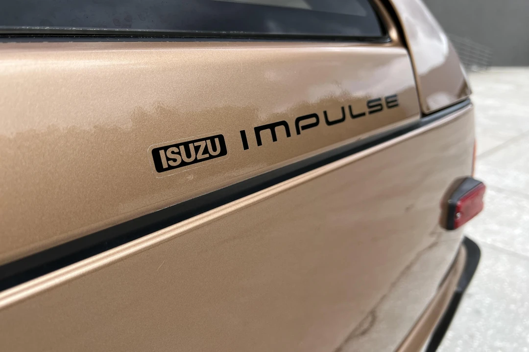 1985 Isuzu Impulse - Image 22 of 28