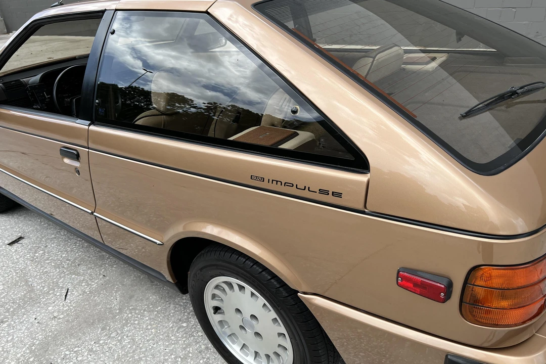 1985 Isuzu Impulse - Image 20 of 28