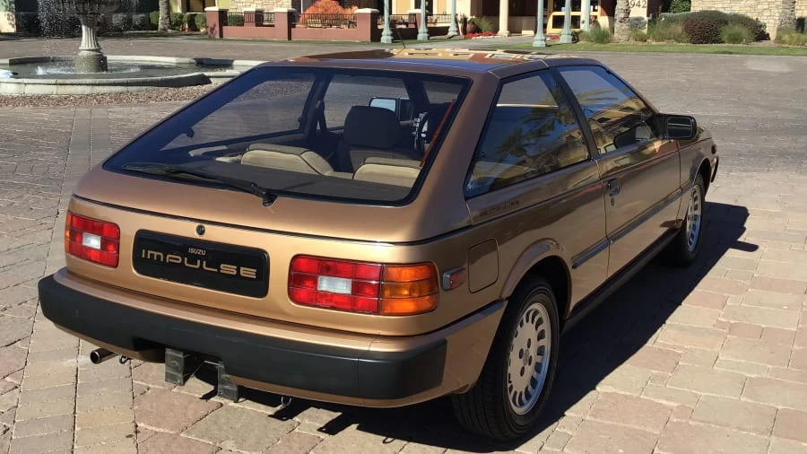 1985 Isuzu Impulse - Image 3 of 10