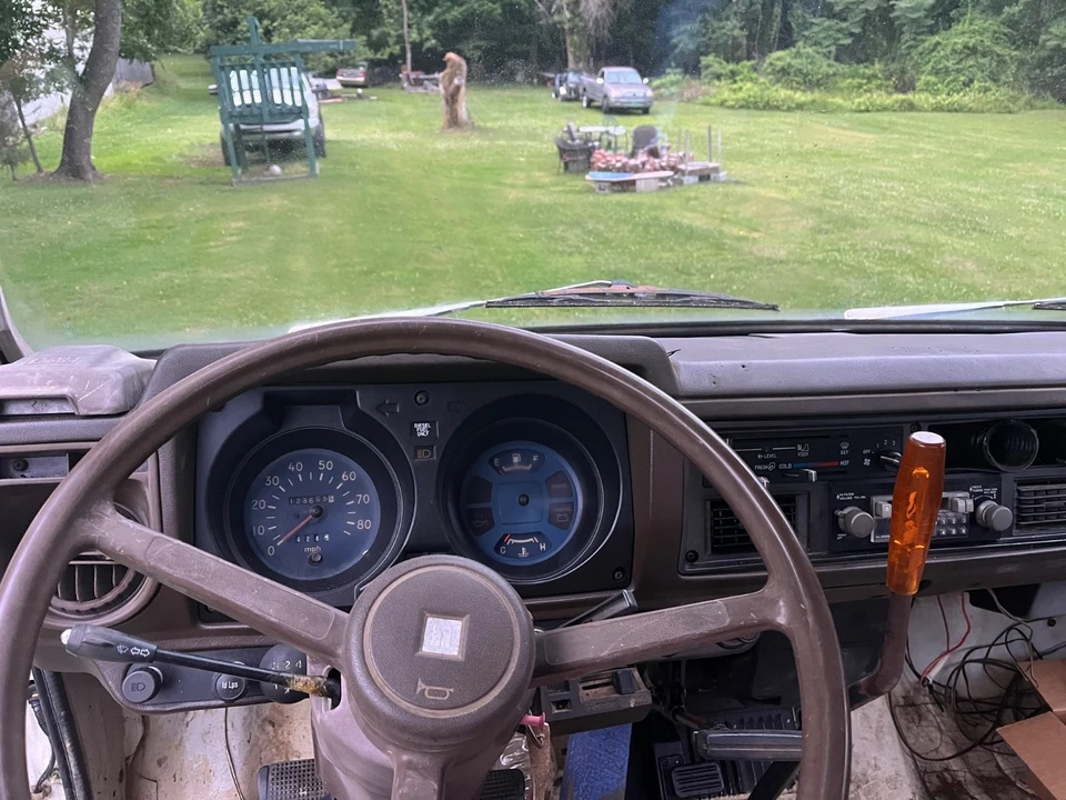 1985 Isuzu Elf - Image 14 of 26