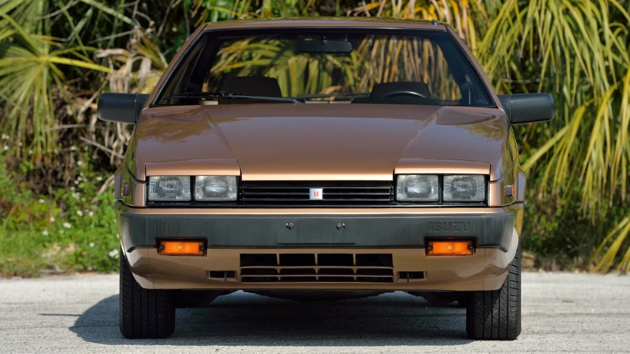 1985 Isuzu Impulse - Image 14 of 20