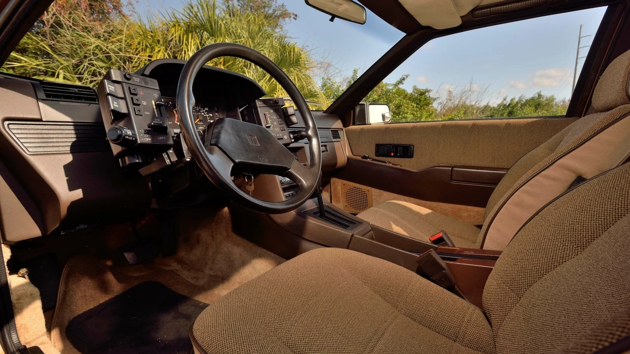 1985 Isuzu Impulse - Image 18 of 20