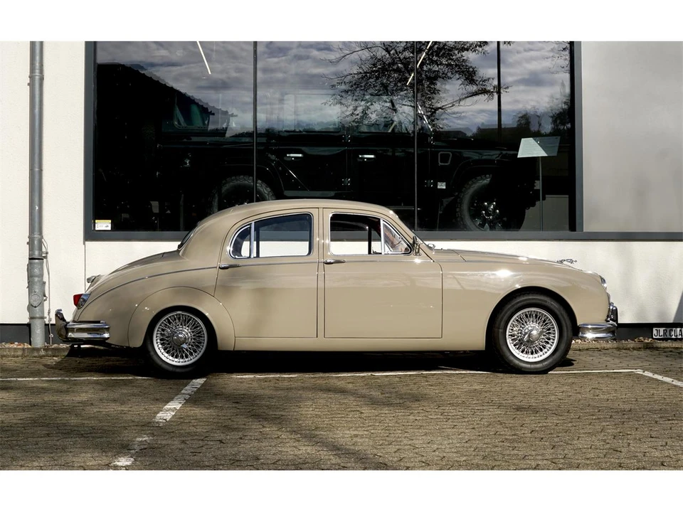 1985 Jaguar Mark I - Image 8 of 29