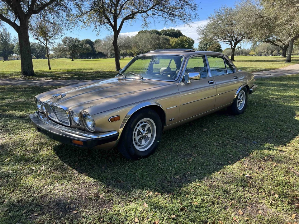 1985 Jaguar XJ Series 3 - Image 7 of 31