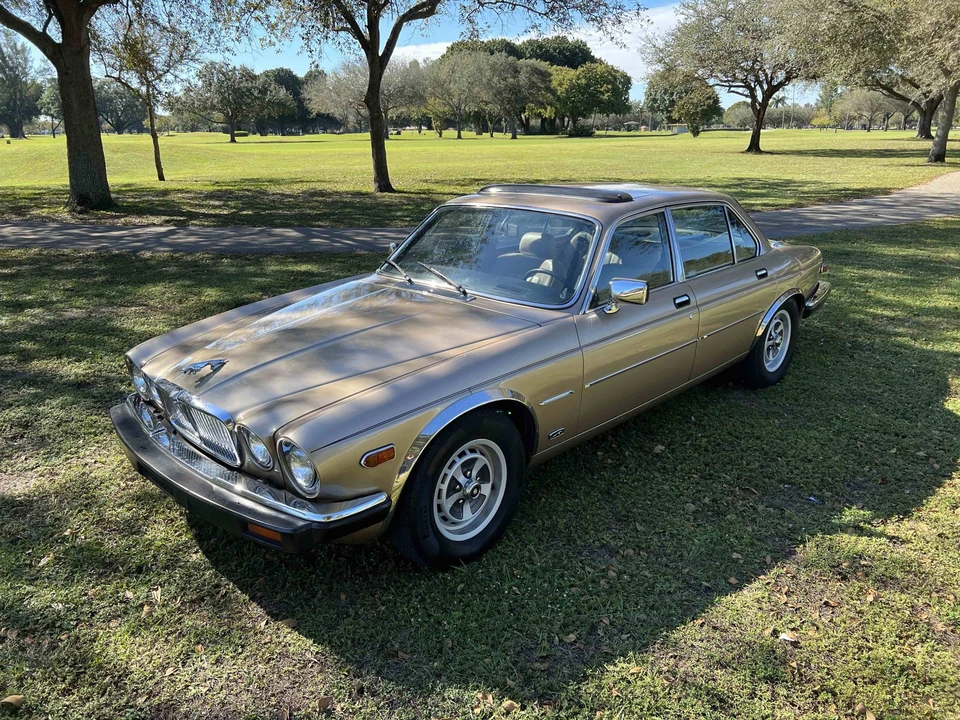 1985 Jaguar XJ Series 3 - Image 8 of 31