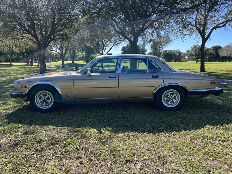 1985 Jaguar XJ Series 3 - Image 9 of 31