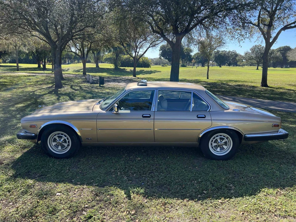 1985 Jaguar XJ Series 3 - Image 10 of 31
