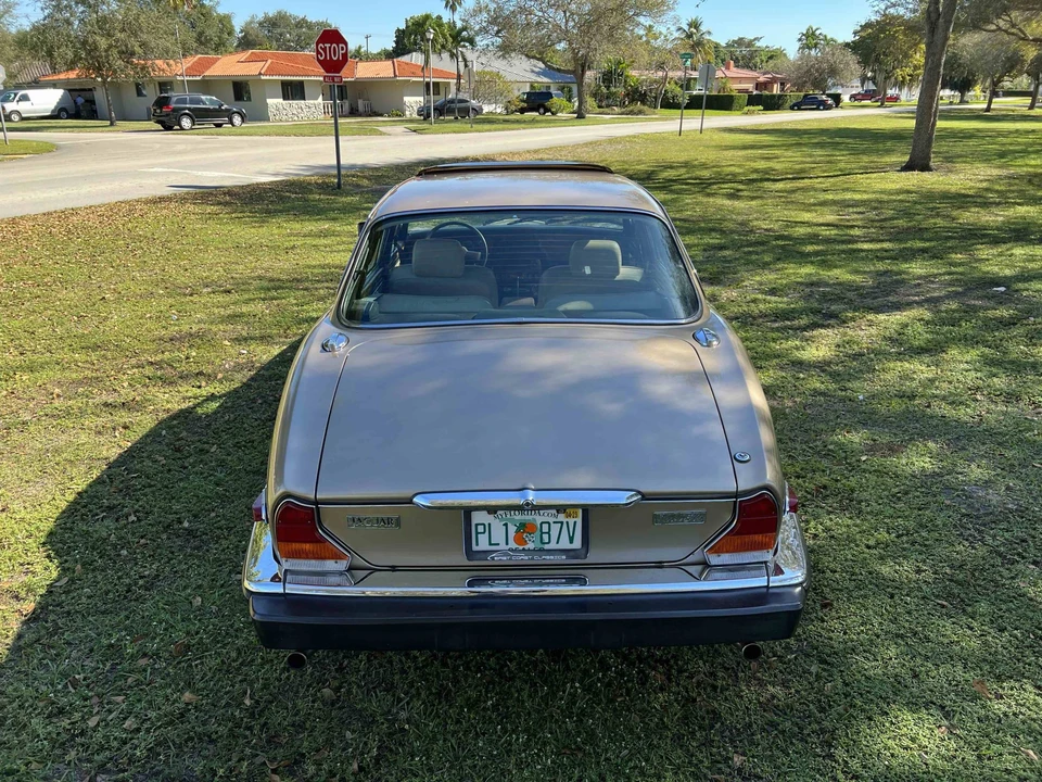 1985 Jaguar XJ Series 3 - Image 14 of 31