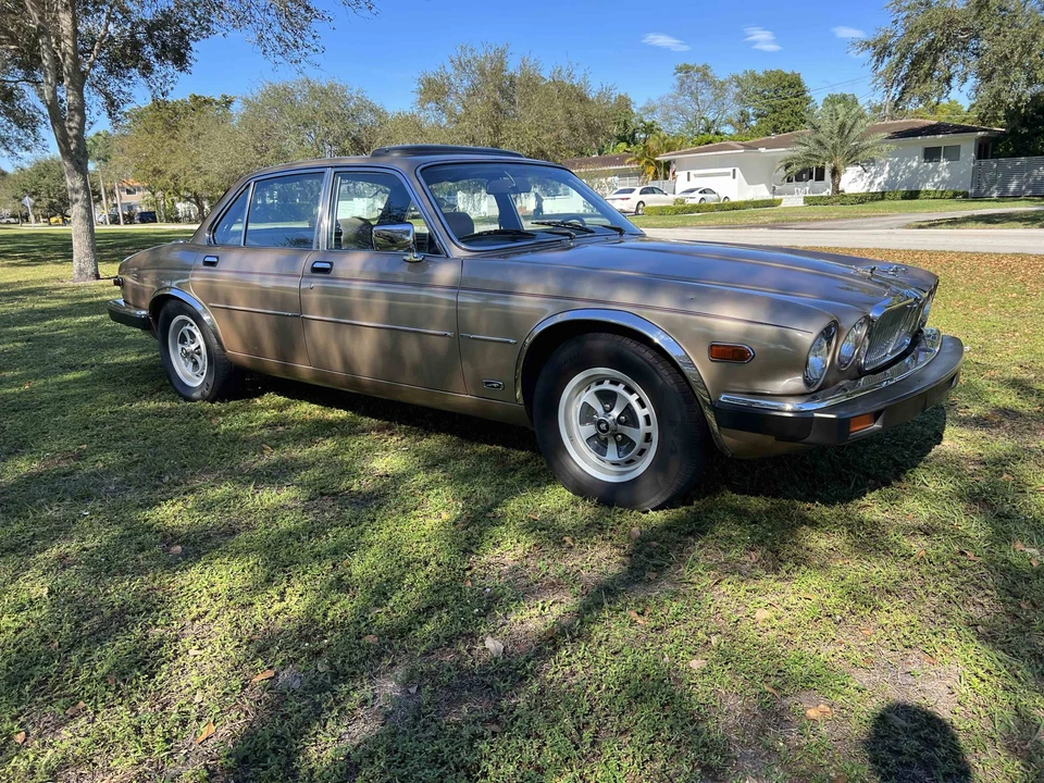 1985 Jaguar XJ Series 3 - Image 2 of 31