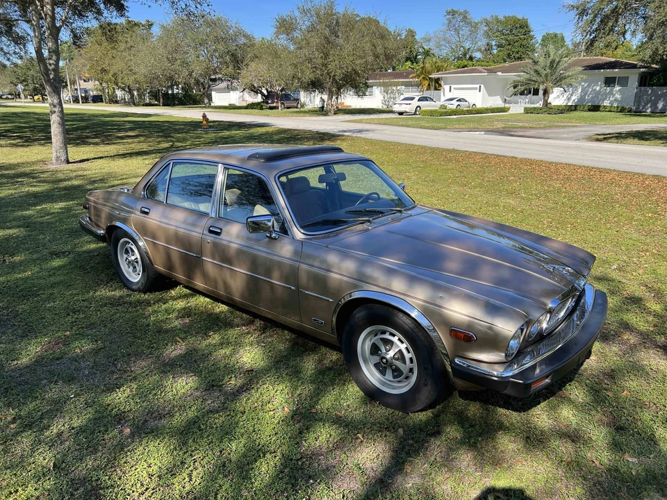 1985 Jaguar XJ Series 3 - Image 3 of 31
