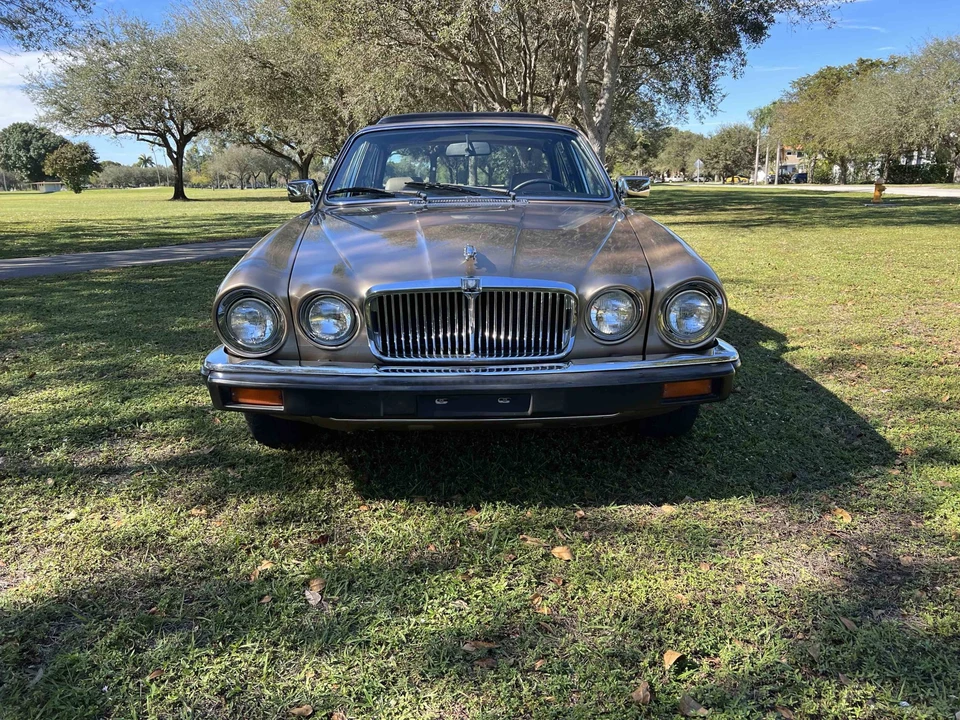 1985 Jaguar XJ Series 3 - Image 4 of 31